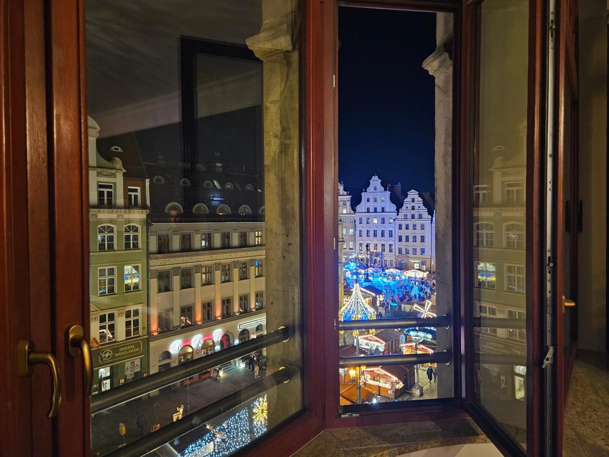 Majestic Residence -150M2 With Iconic Market Square View As Home Apartamenty R506 — Zdjęcia 3